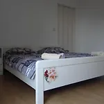 - Insel Rab 16463 شقة